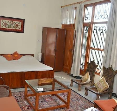 Sandy'S Homestay Jammu Buitenkant foto